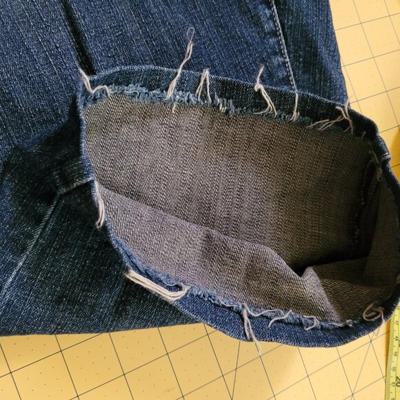 Fashion Bug "Rodeo" Blue Jean Capris Size 2 Short - Picture 9 of 10